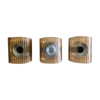 Ensemble de 3 appliques vintage en plexiglas fumé,  circa 1970’s