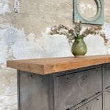 Industrial row in metal and oak.