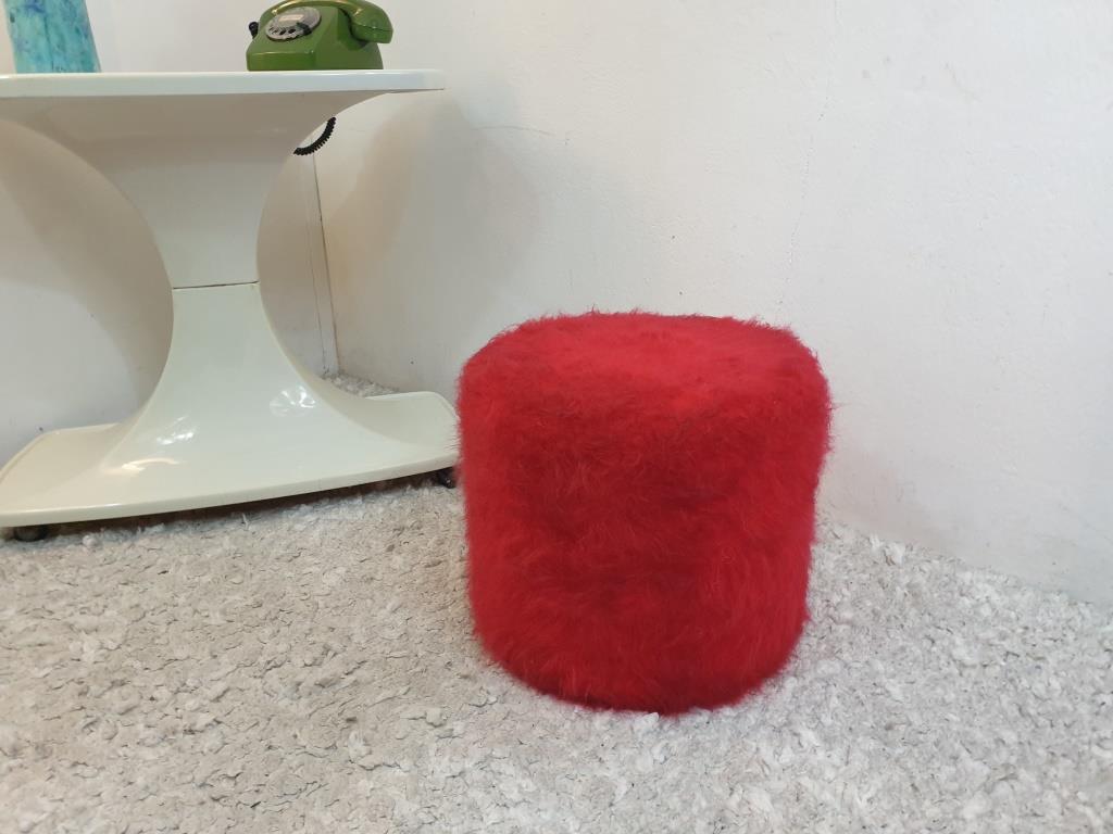 Pouf moumoute vintage red