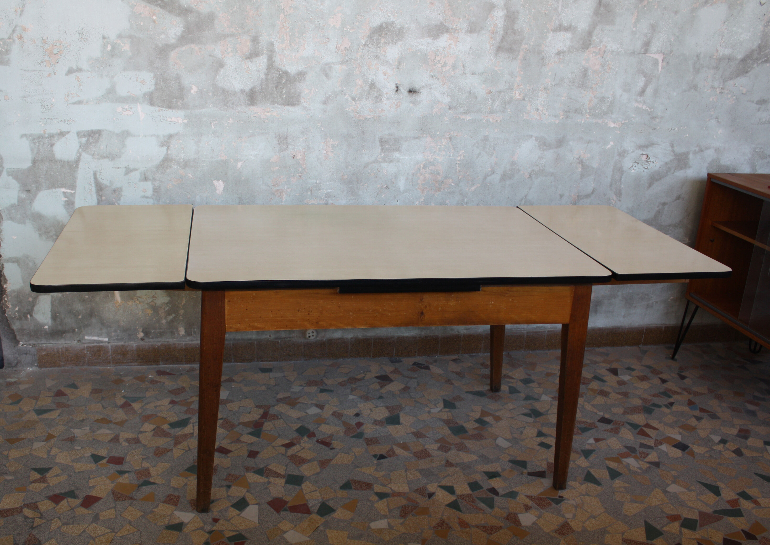 Table vintage formica and wood