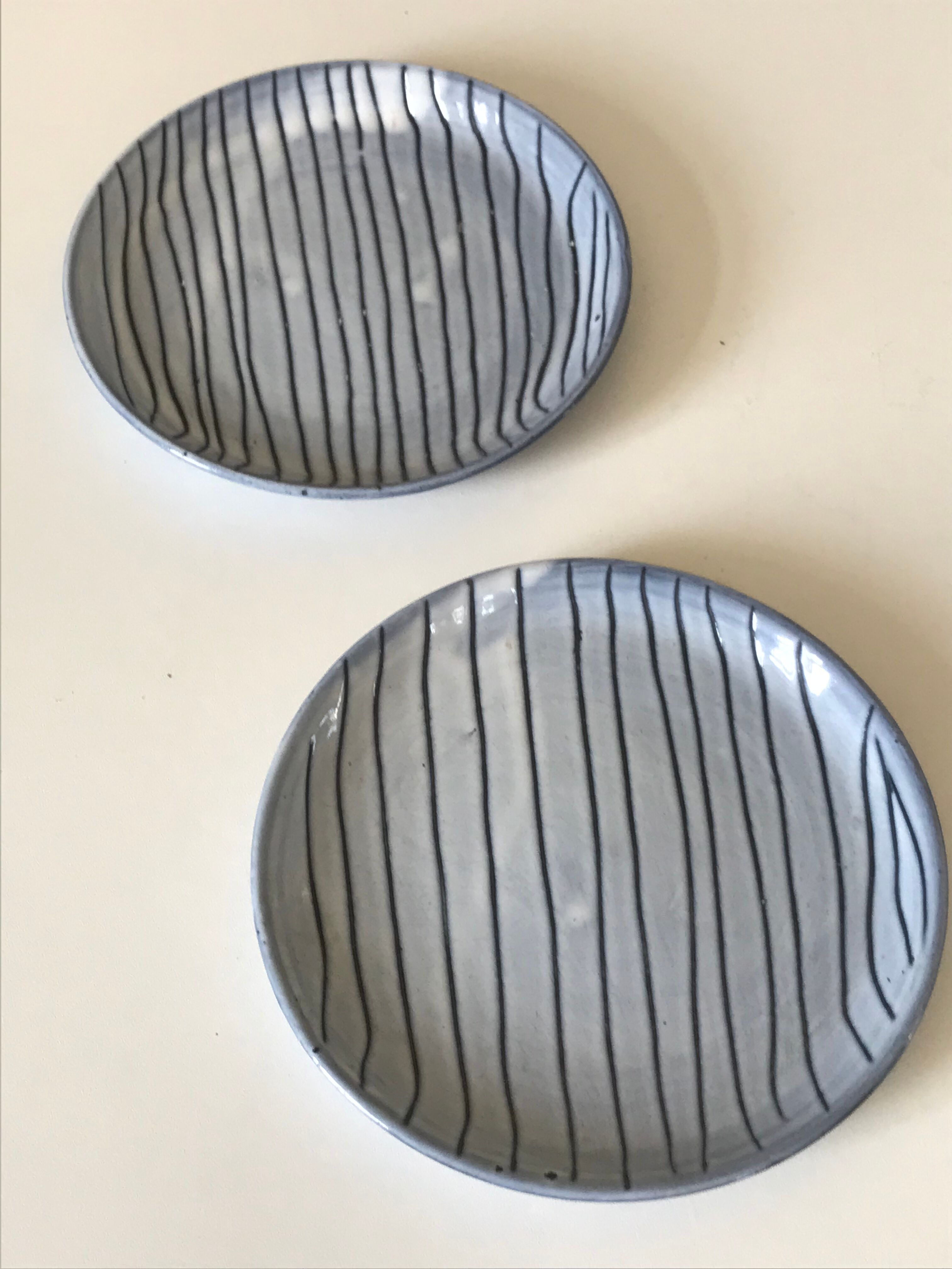 Pair of decorative plates signed innocenti annees 50