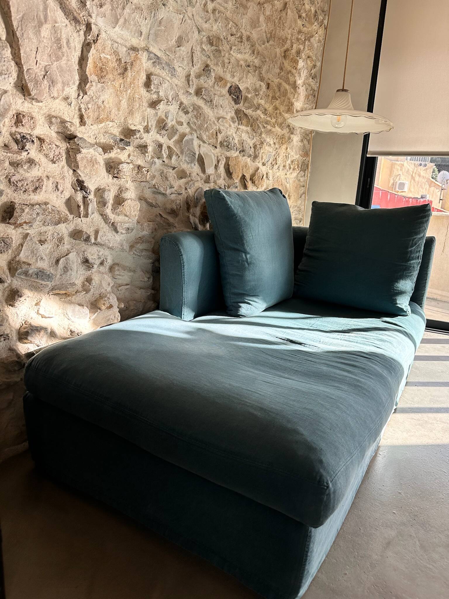 Méridienne Caravane – duck blue linen chaise longue