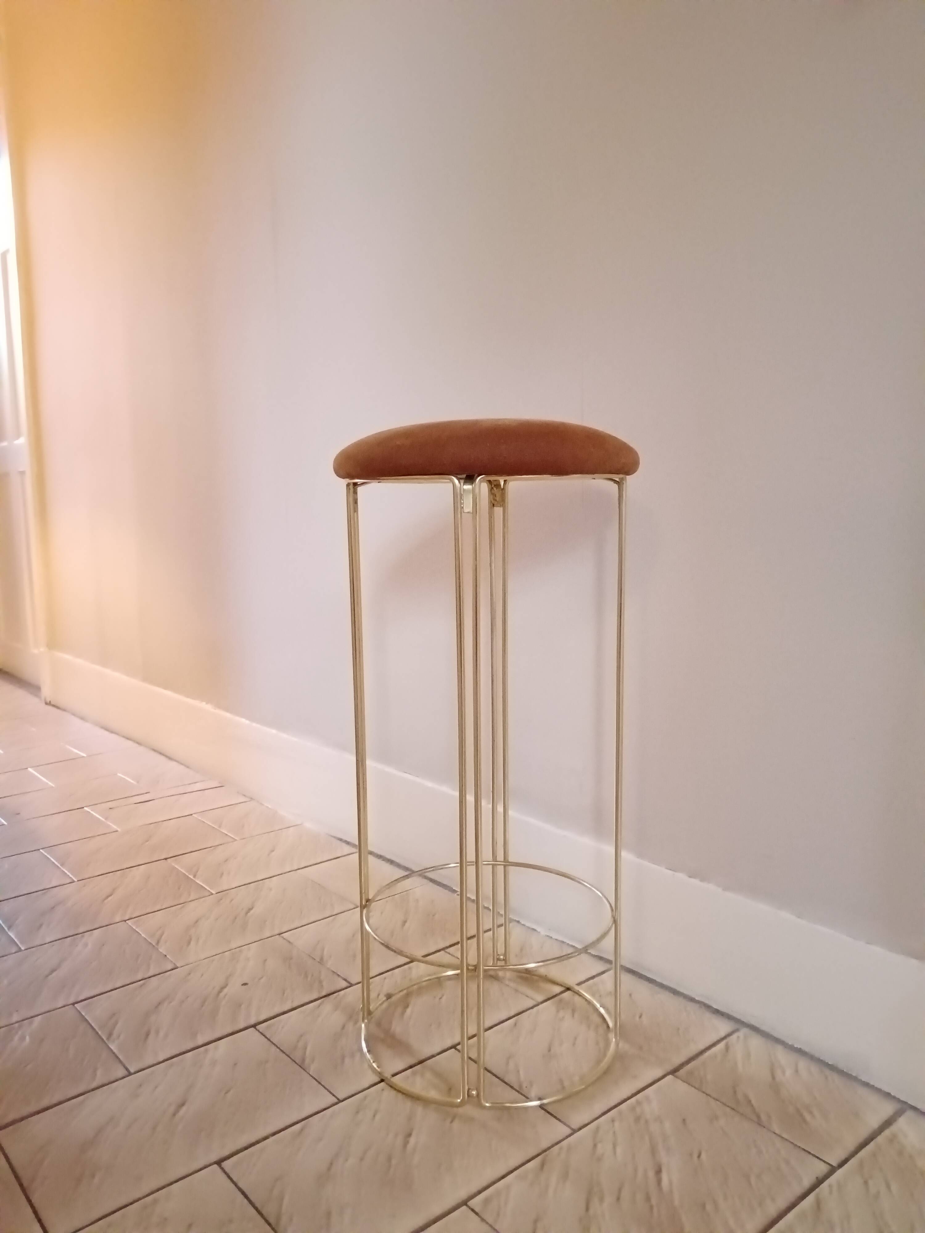 Wireframe birdcage stool