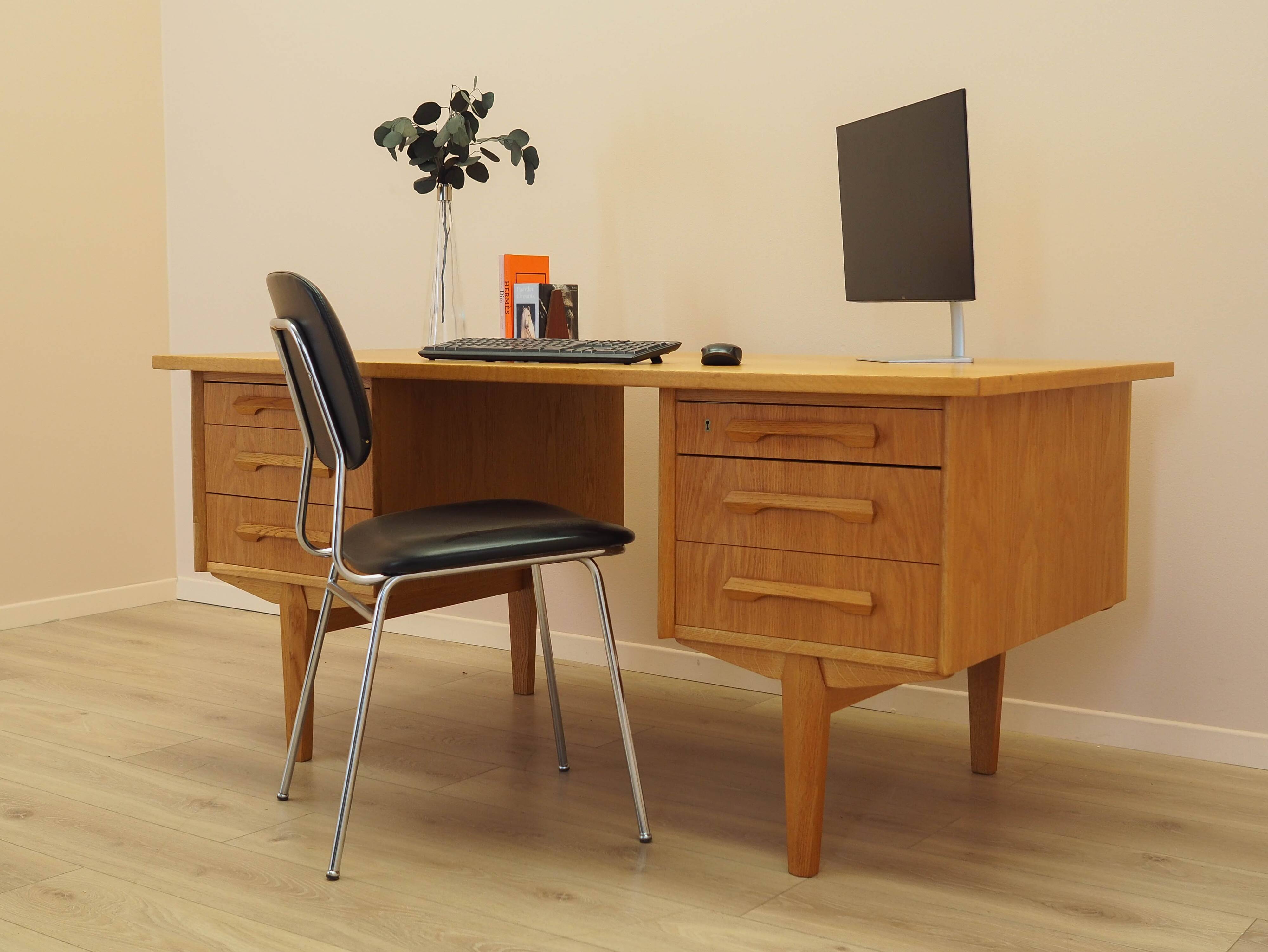 Oak desk, Danish design, 1960s, designer: Henning Kjærnulf
