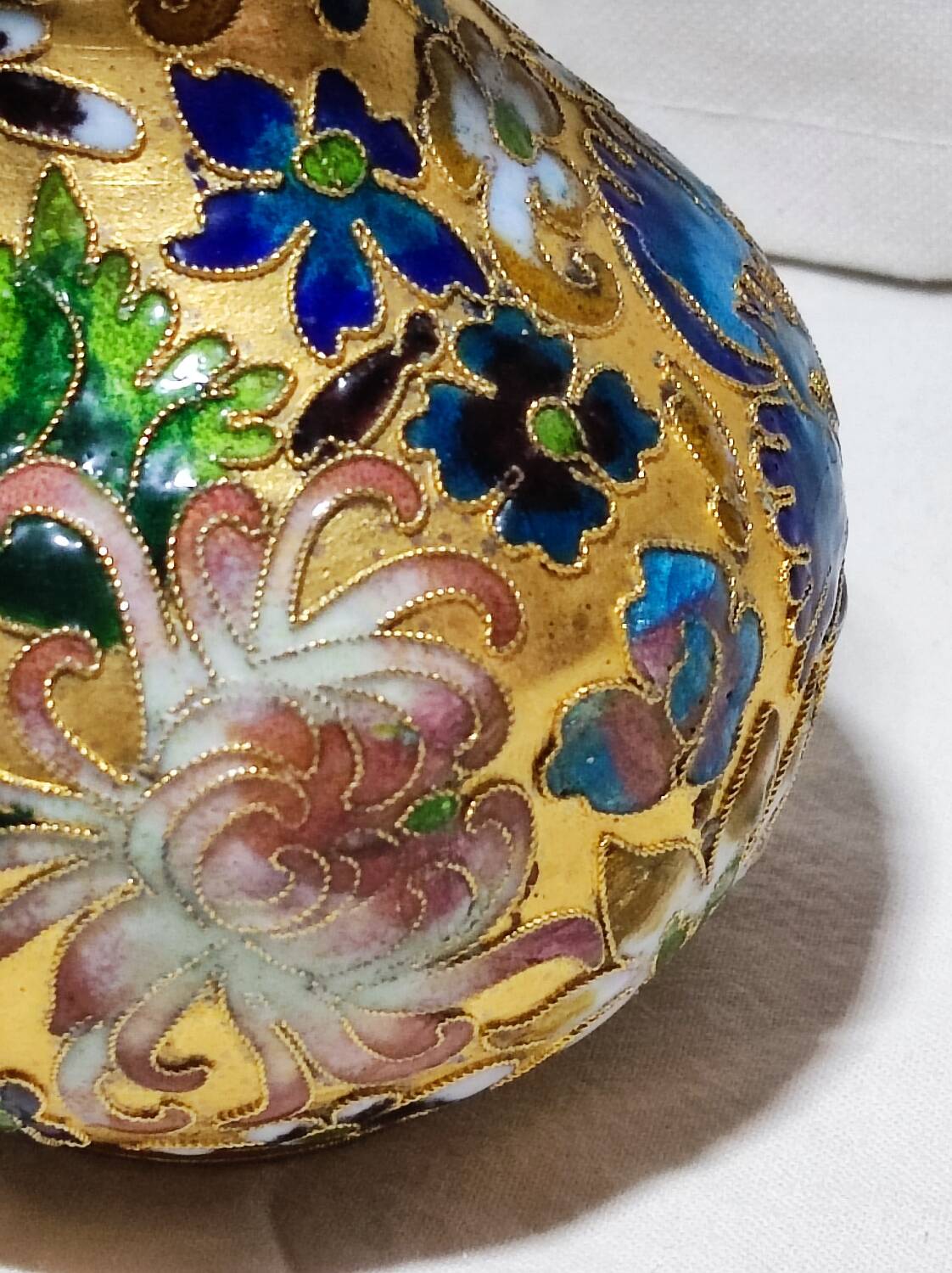 Vase cloisonné