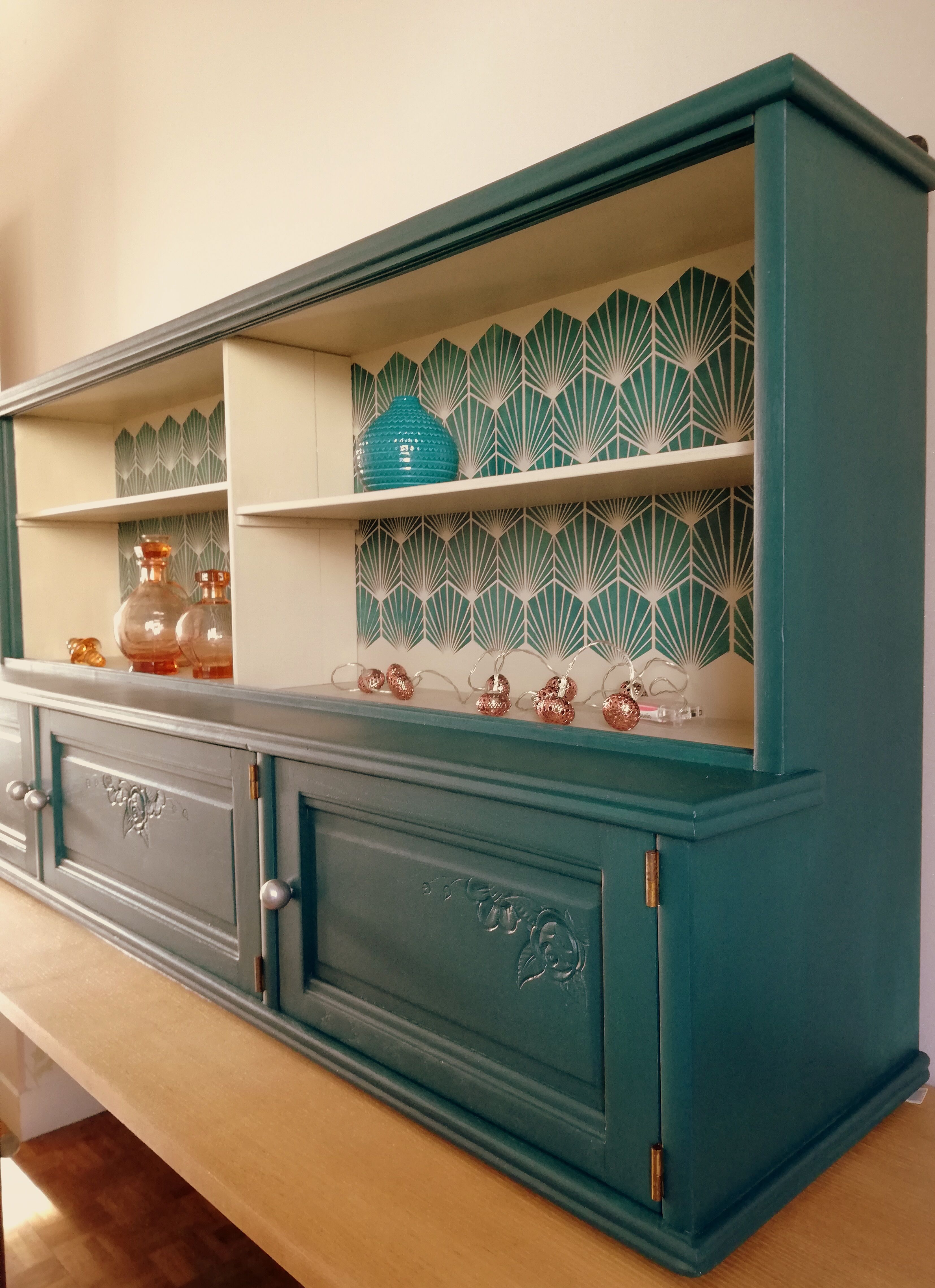 Art deco shelf duck green