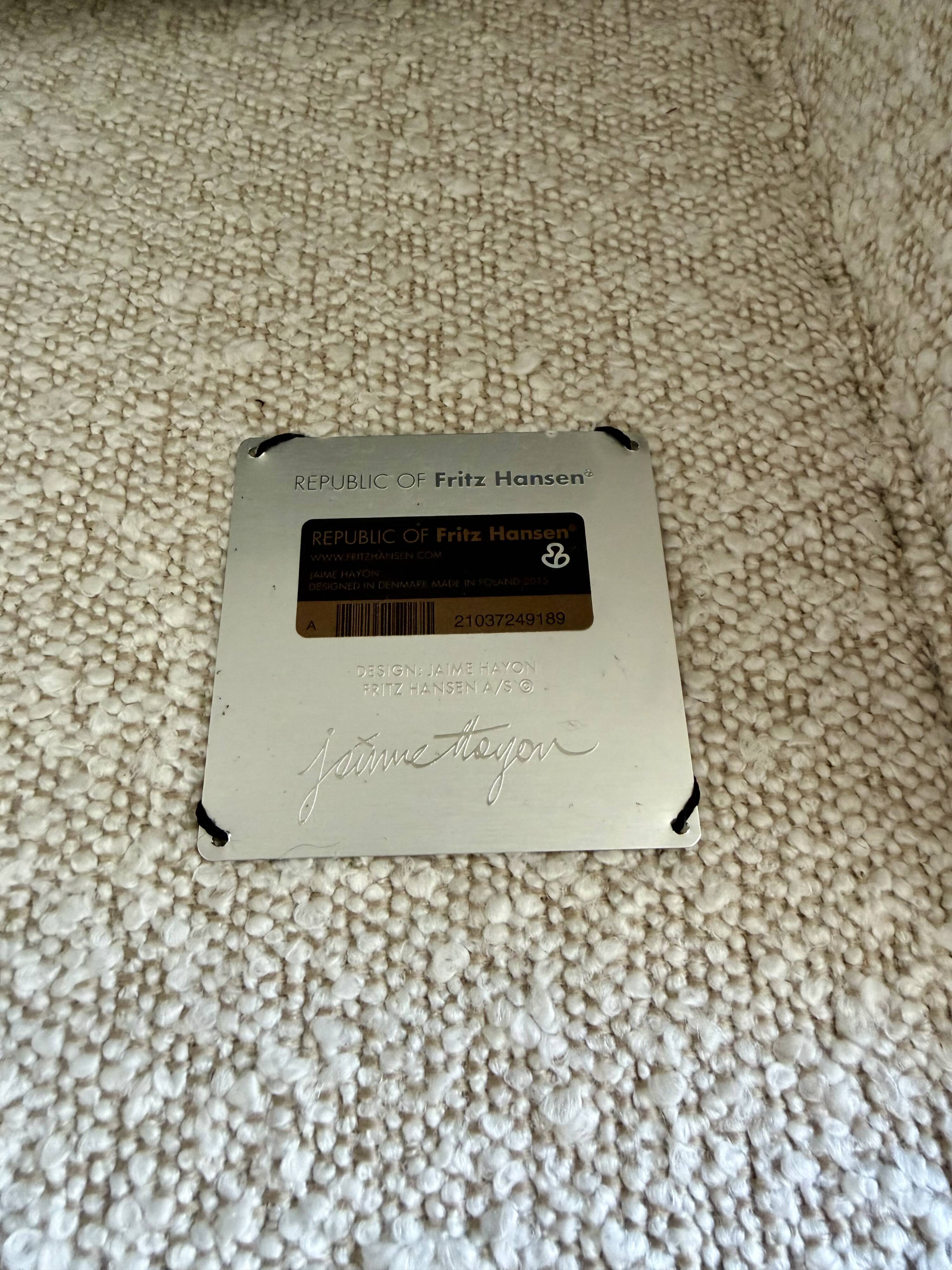 FRITZ HANSEN - Ro Armchair Boucle Fabric Aluminium Legs