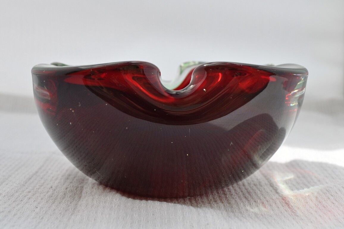 Green and red glass ashtray 70