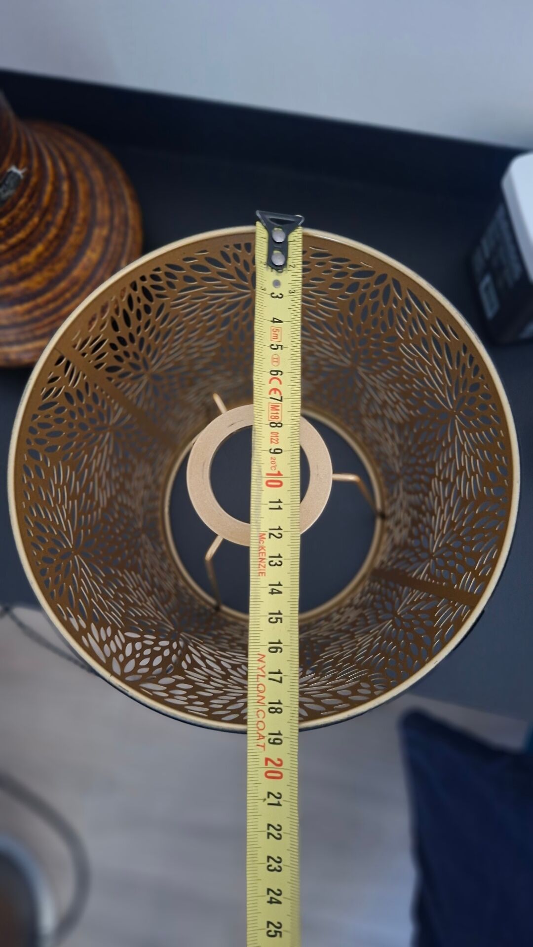 Accolay lamp with shade