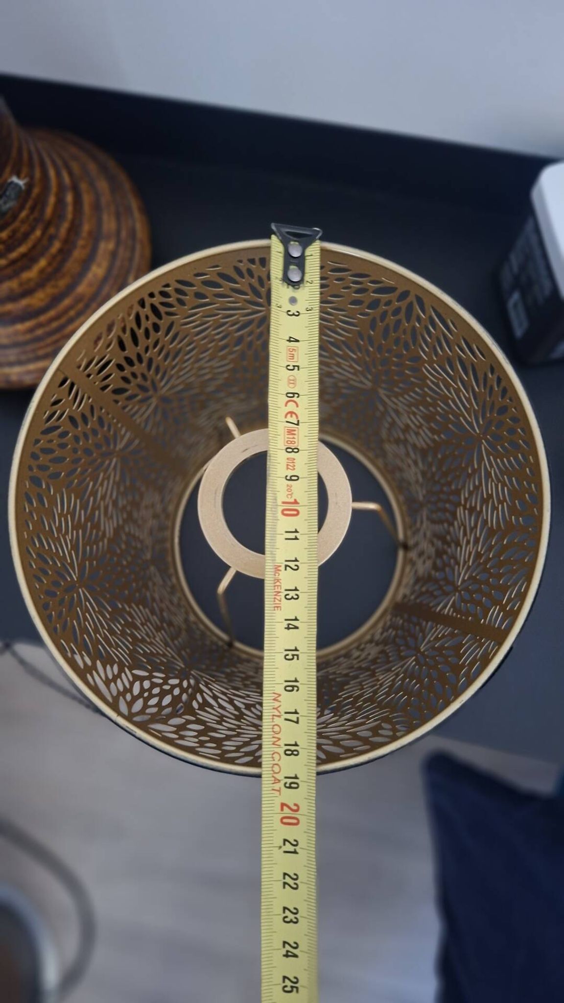 Accolay lamp with shade