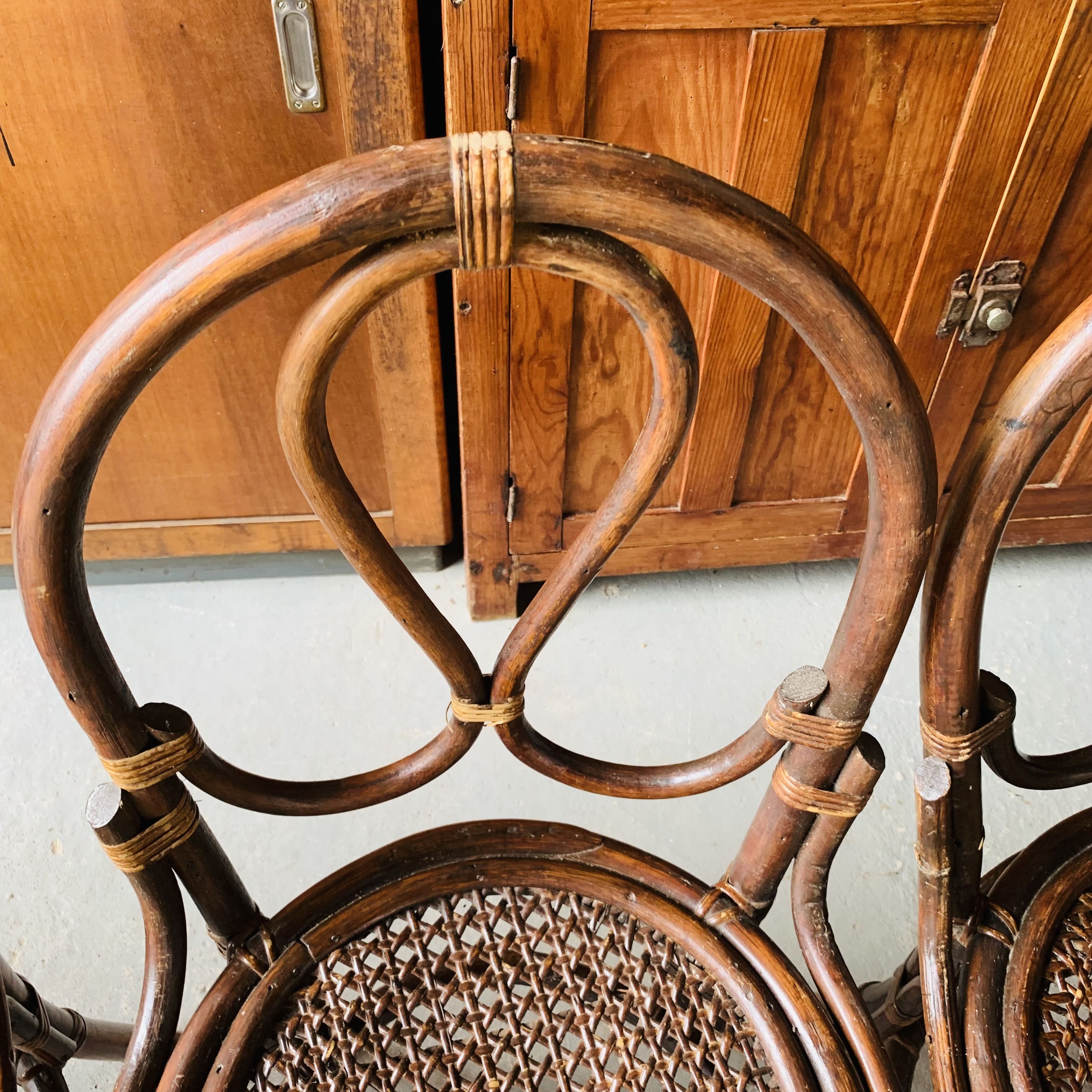 Set of 4 rattan chairs canned