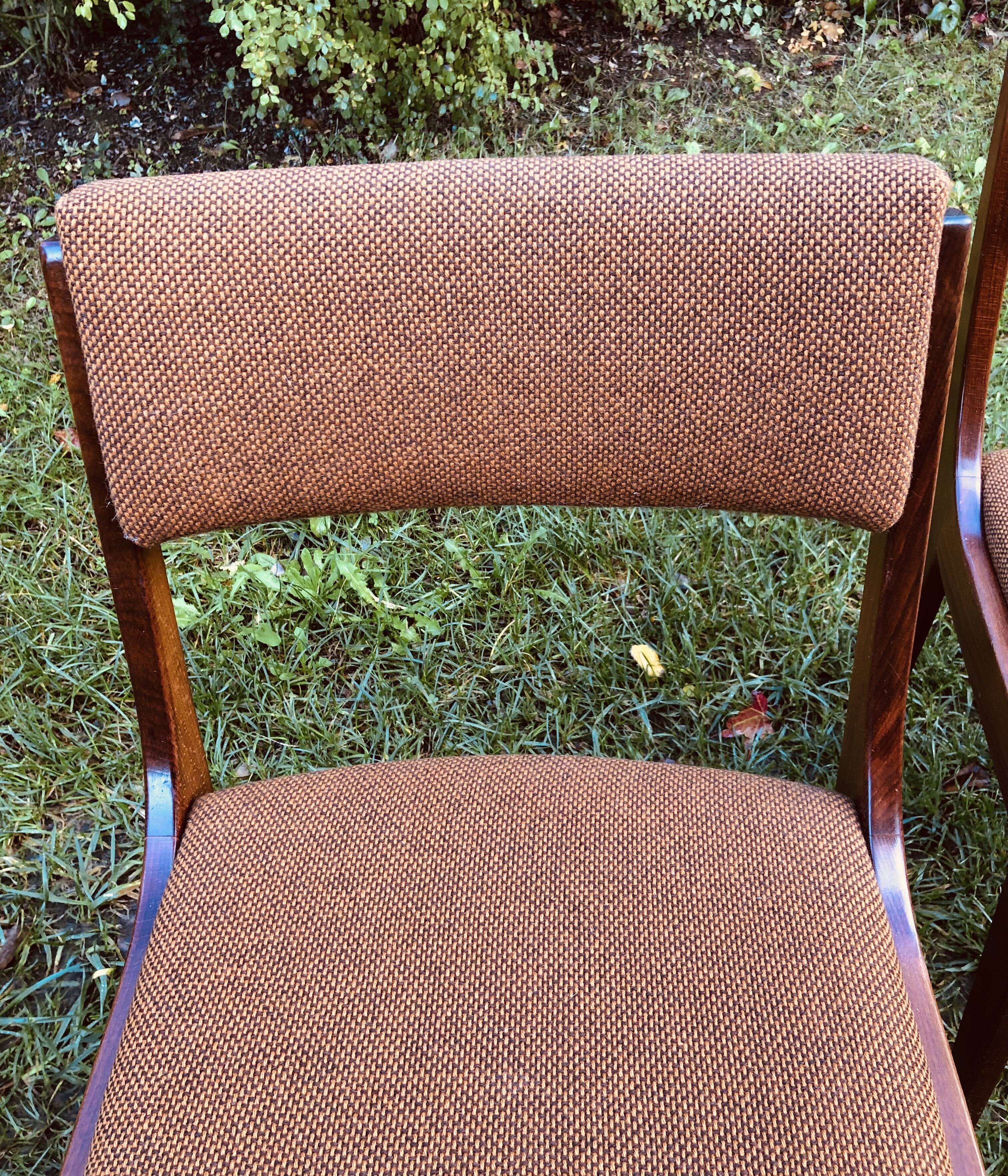 Chaises tissus chiné vintages