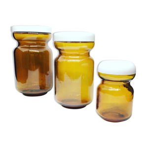 lot de trois bocaux ambrés