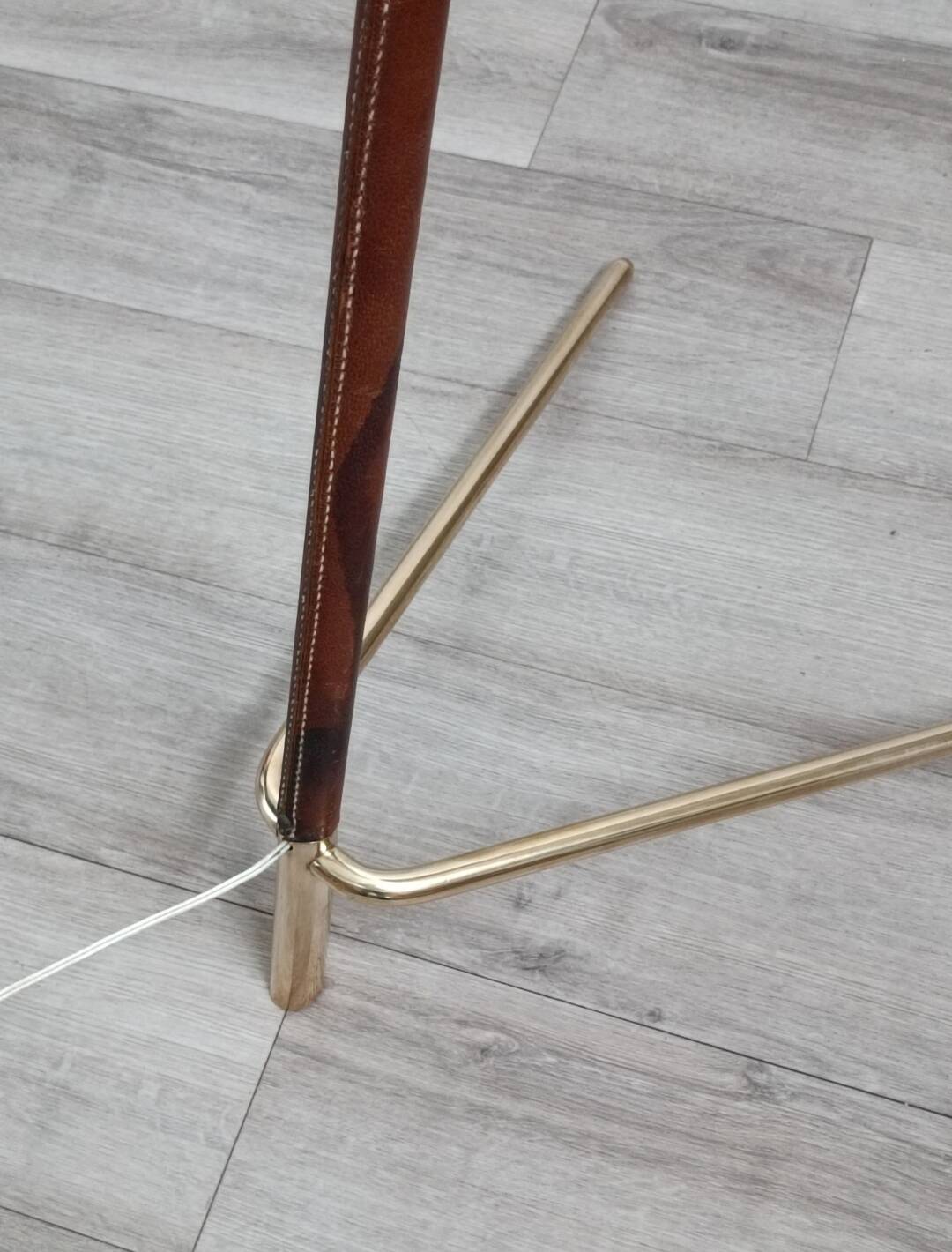 Leather-covered floor lamp by FJB Corsini for Metalarte 1950s