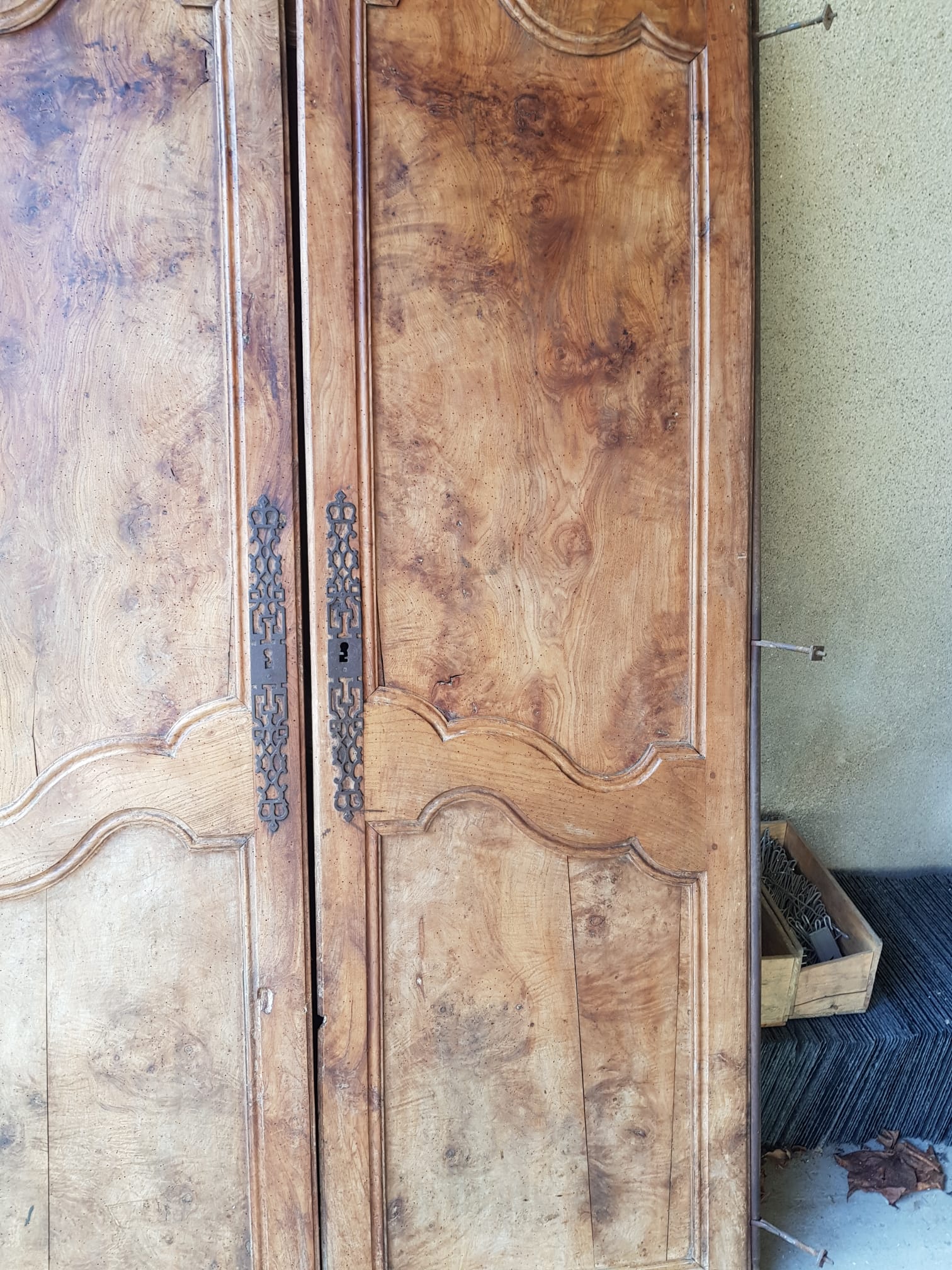 Double wall closet doors Louis XV