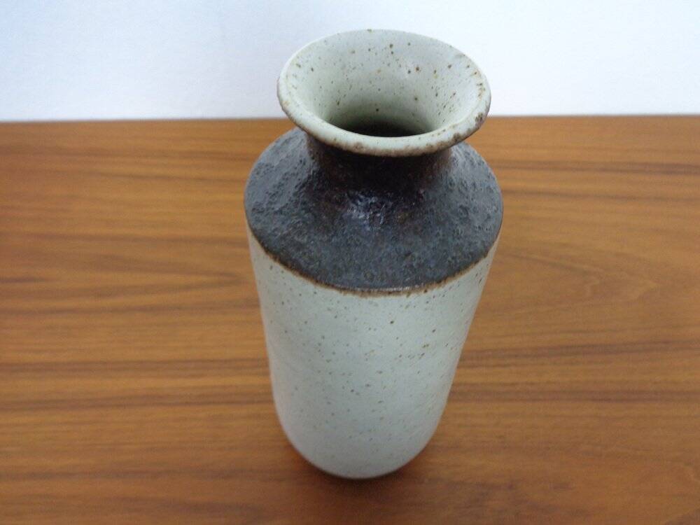 Minimalist stoneware vase by Bruno Gambone, Italy, 1970s