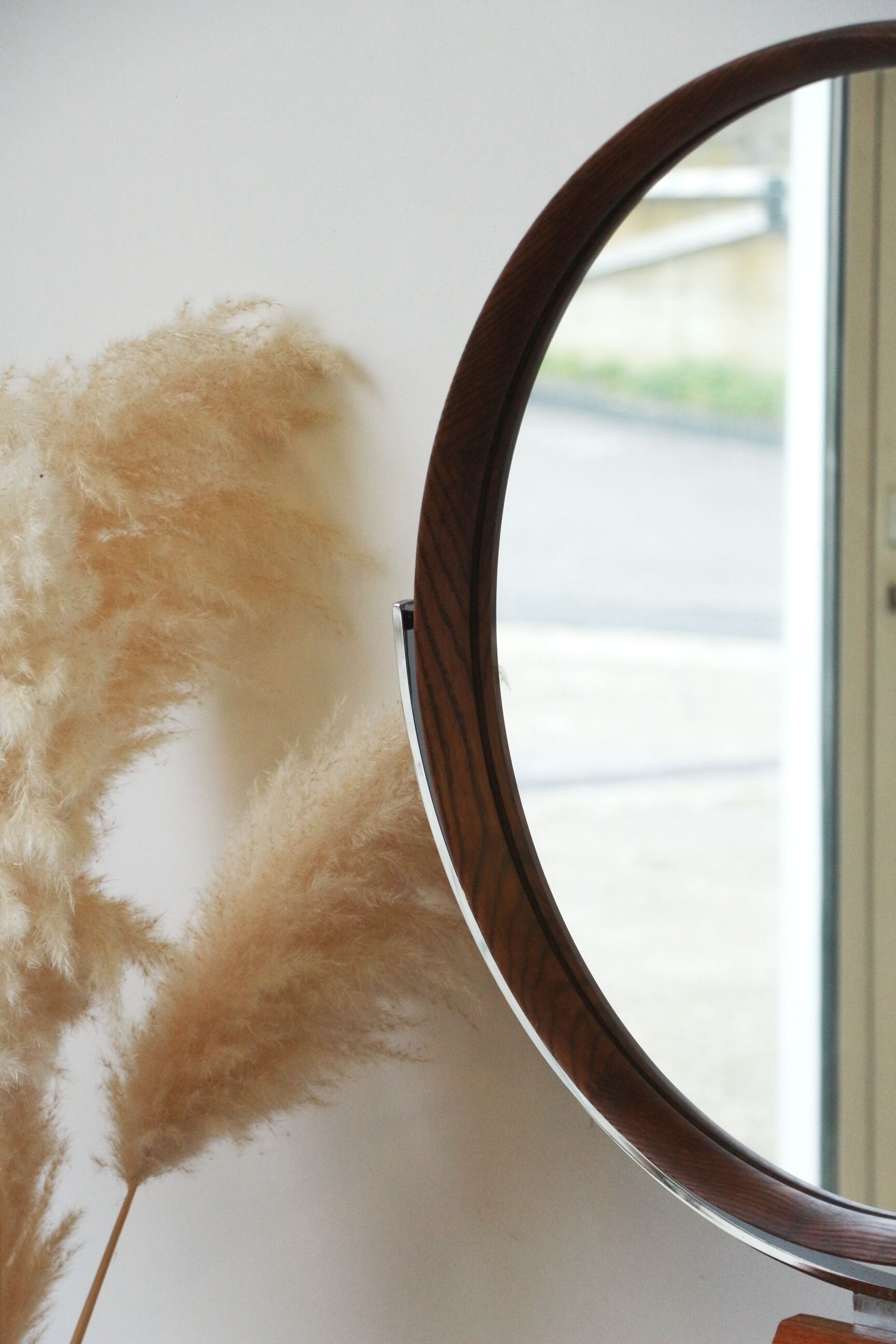 Dressing table - round mirror - 60s