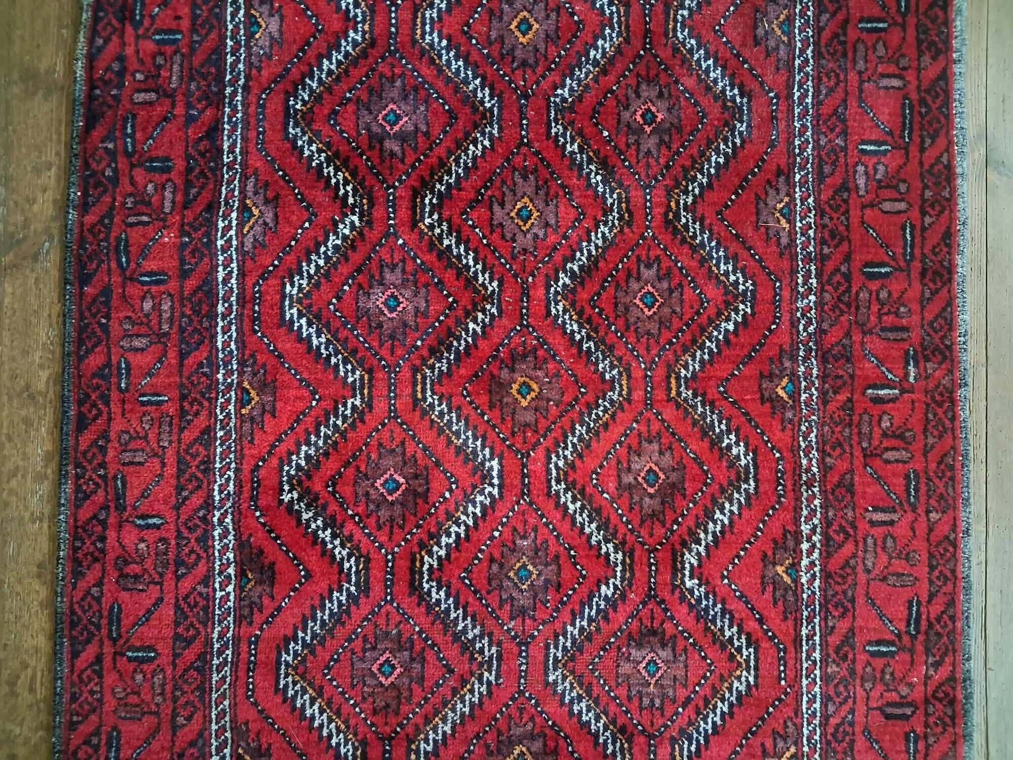 Handmade Belouch Persian rug 213x116cm