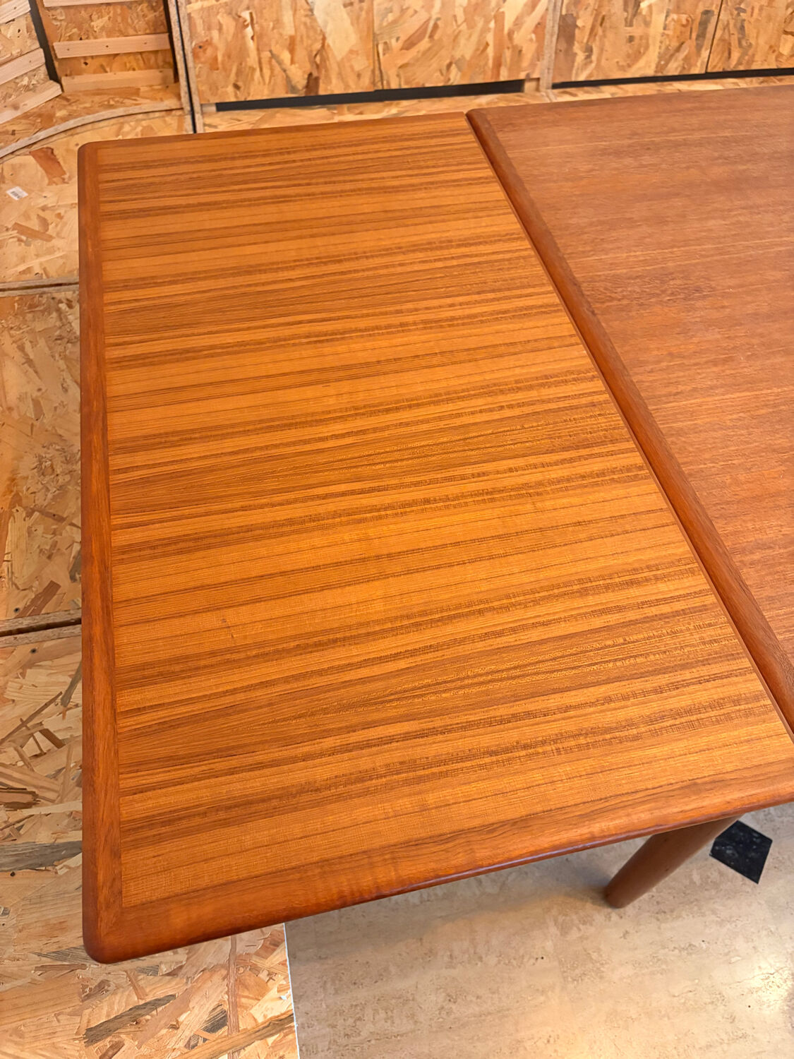 Table extensible vintage, deux rallonges