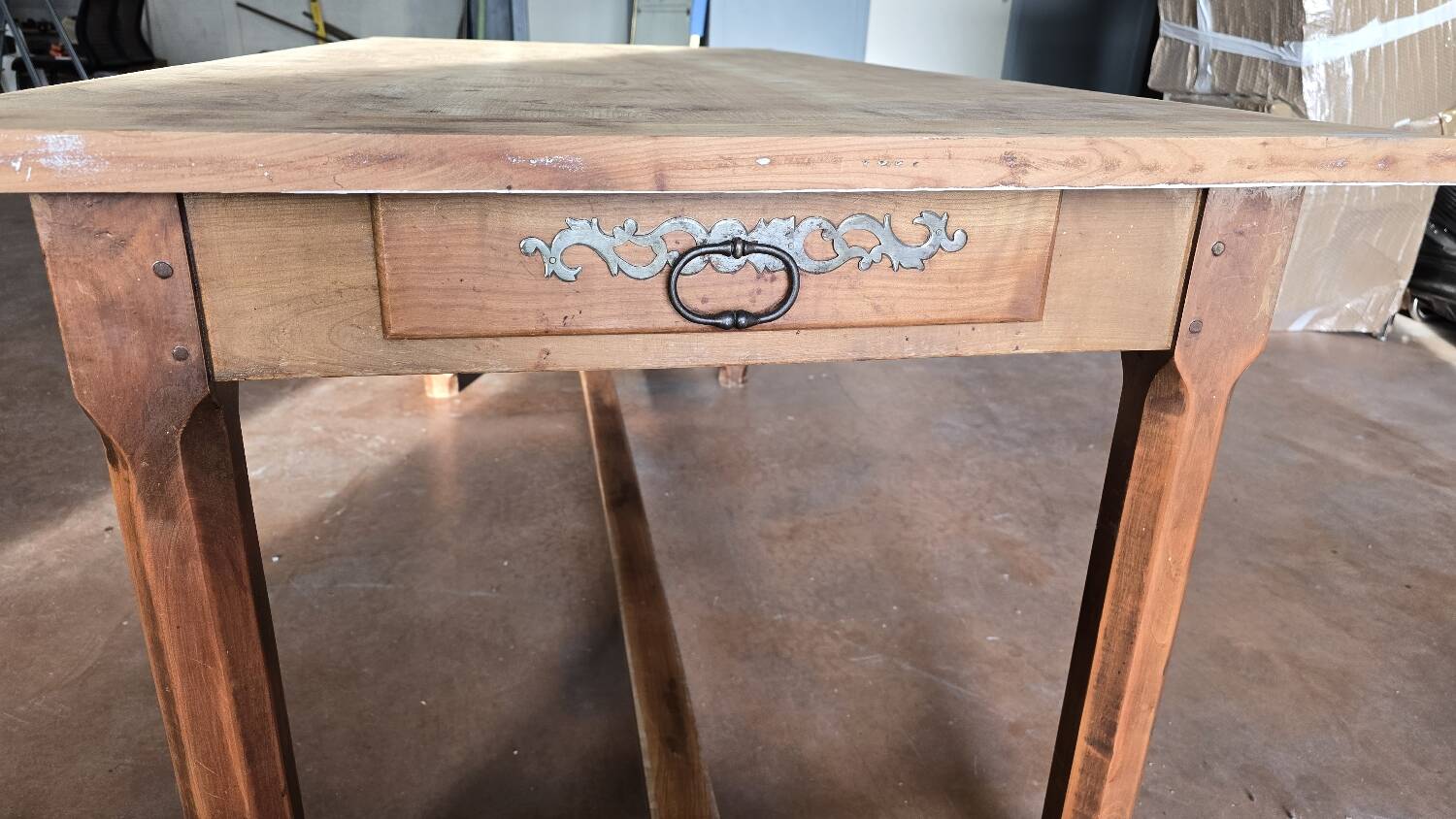Farm table in solid pine with two drawers – 19th century