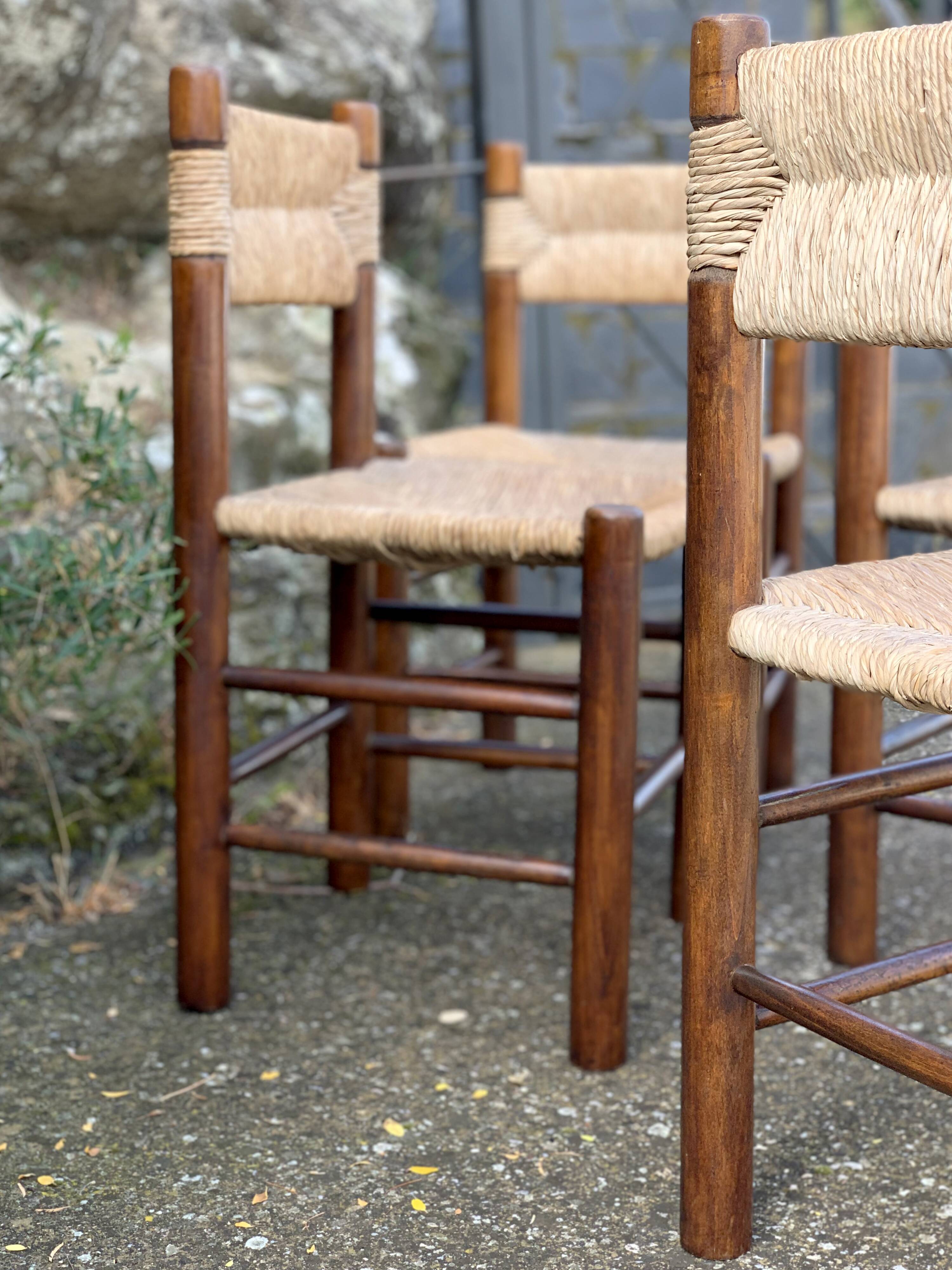 Série de 4 chaises modèle "Dordogne" éditées par Sentou