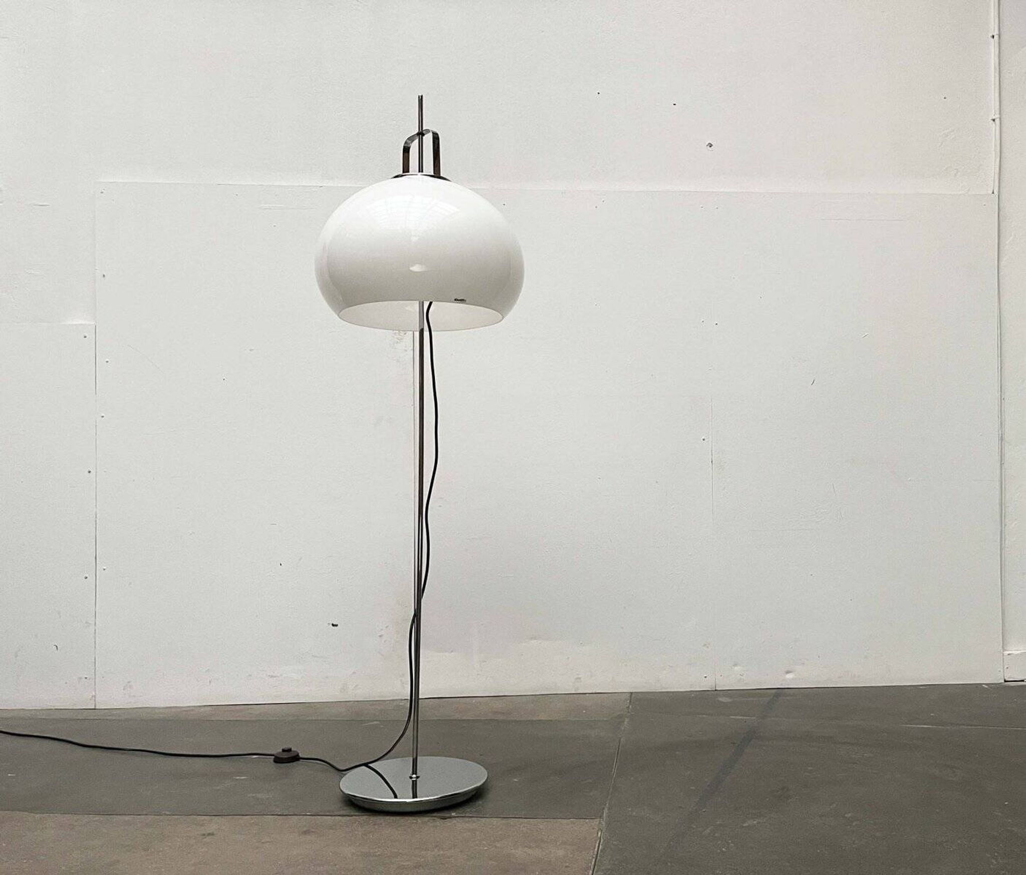 Lucerna floor lamp, Space Age model, modern Italian mid-century by Guzzini for iGuzzini, 1960s.