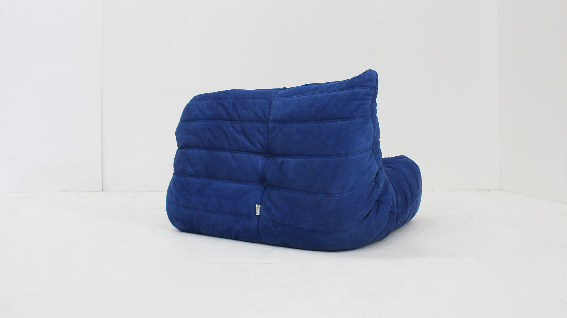 Togo Ligne Roset blue leather corner armchair by Michel Ducaroy for Ligne Roset