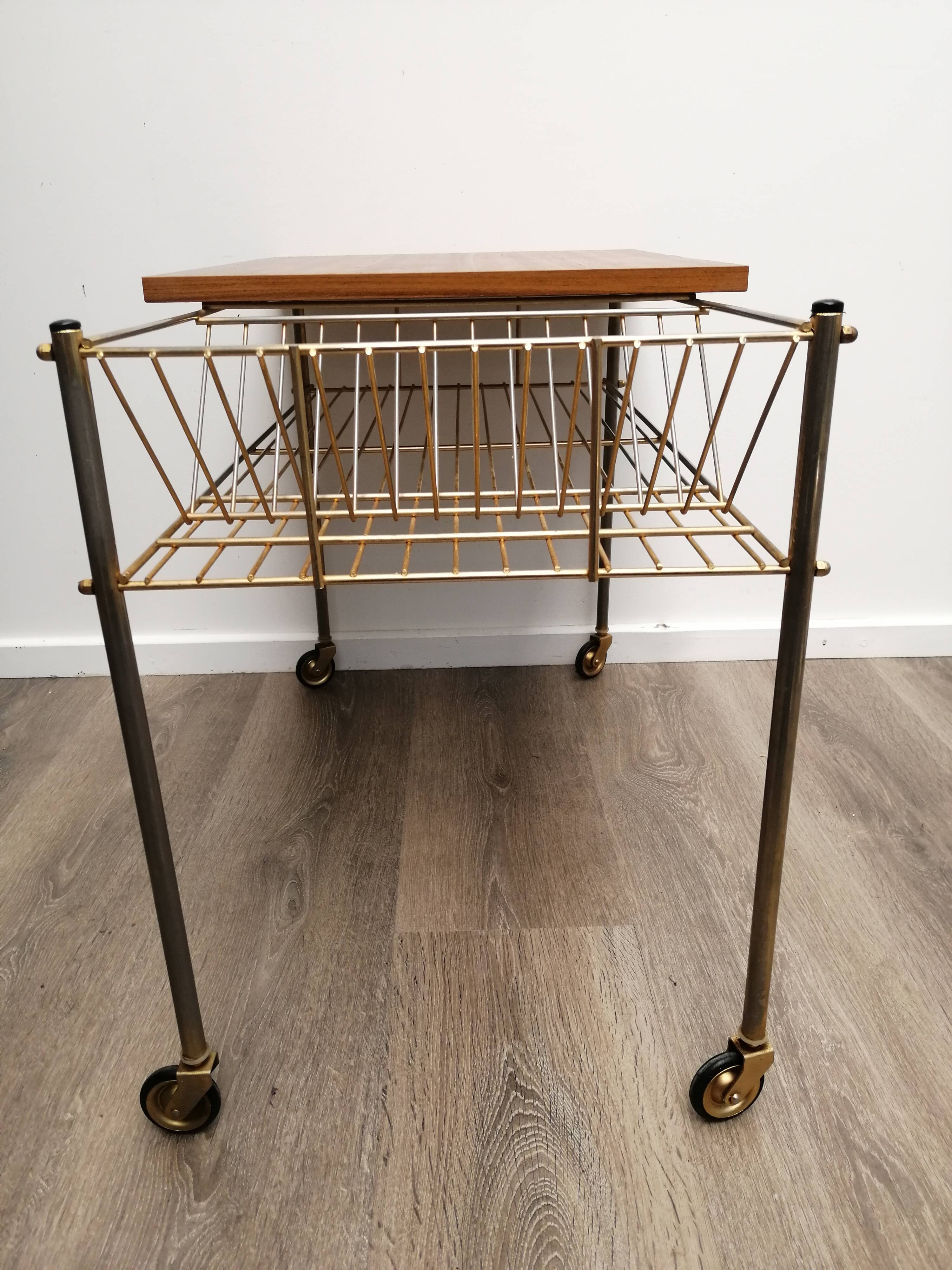 Desserte range vinyls