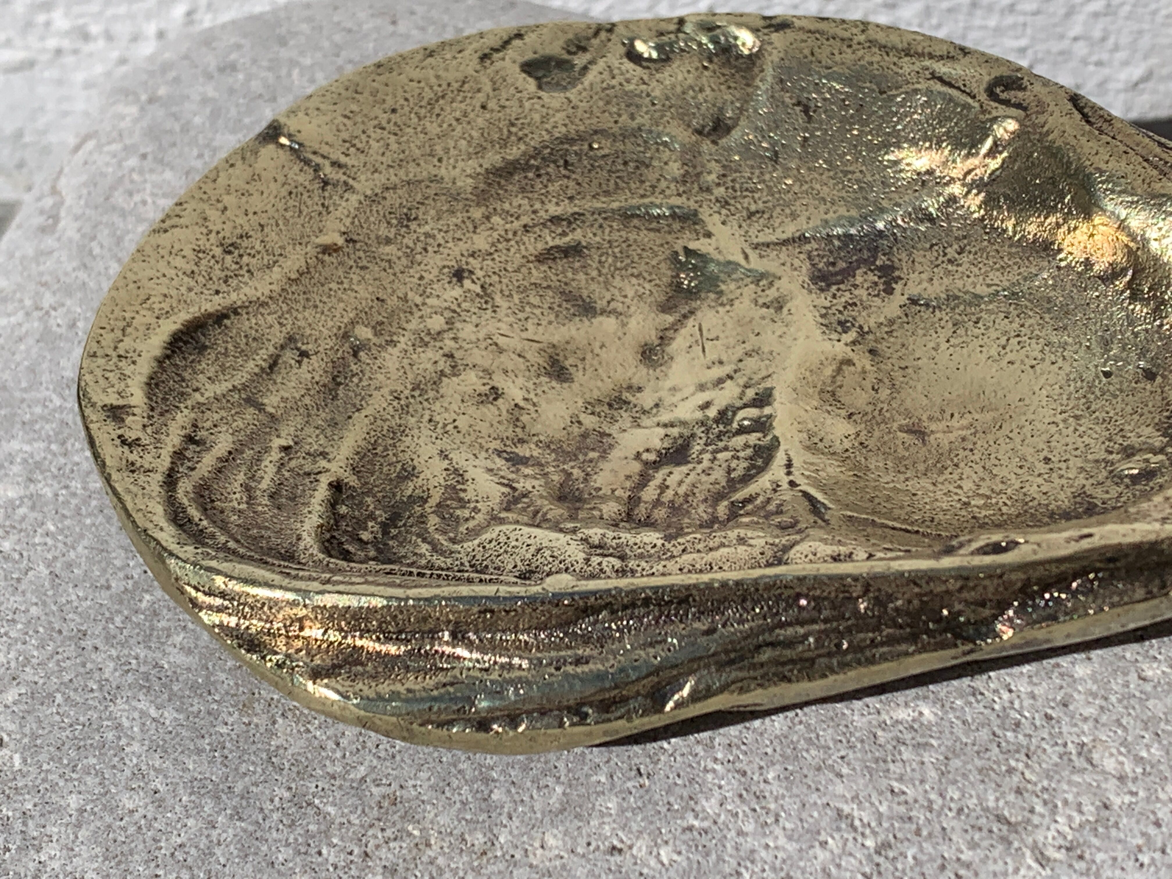 Cendrier en bronze en forme de coquille d'huître