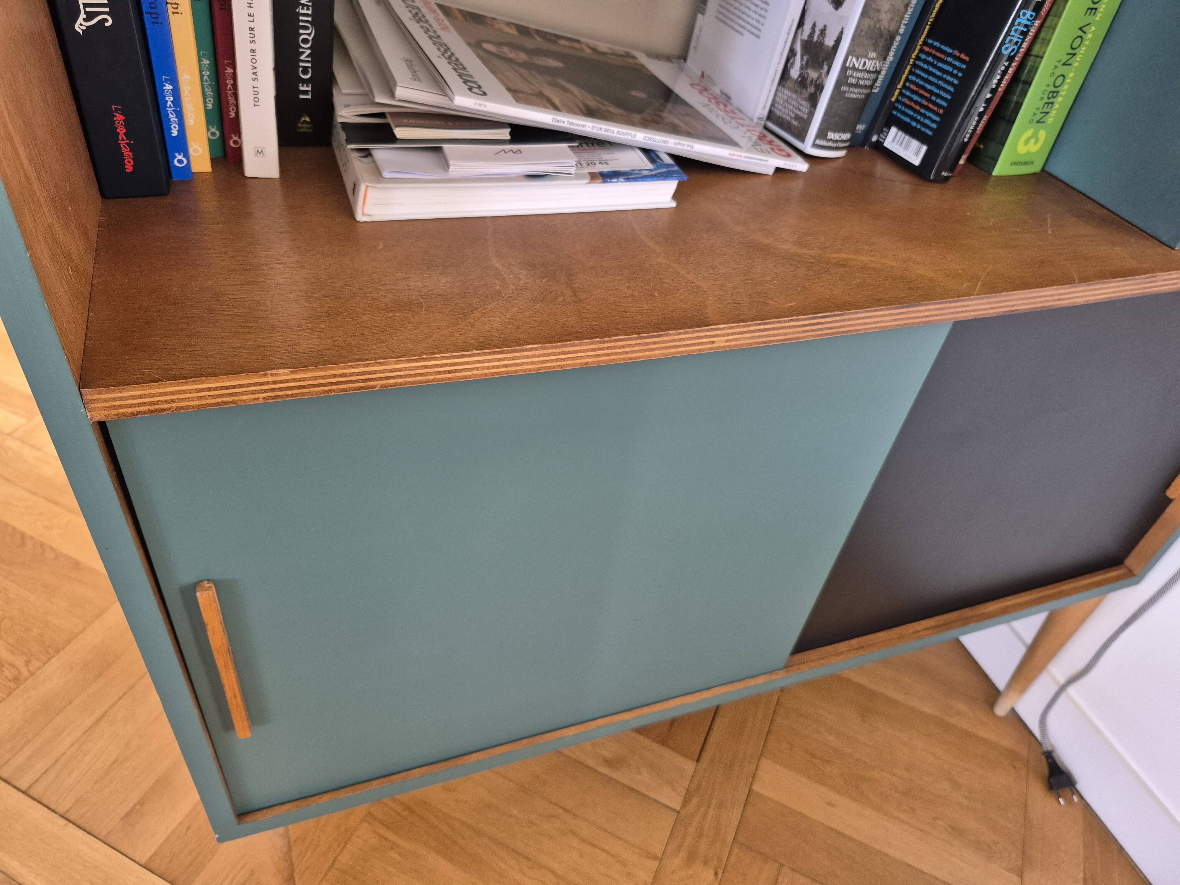 Buffet haut scandinave bleu et noir