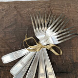 6 silver forks with flower pattern