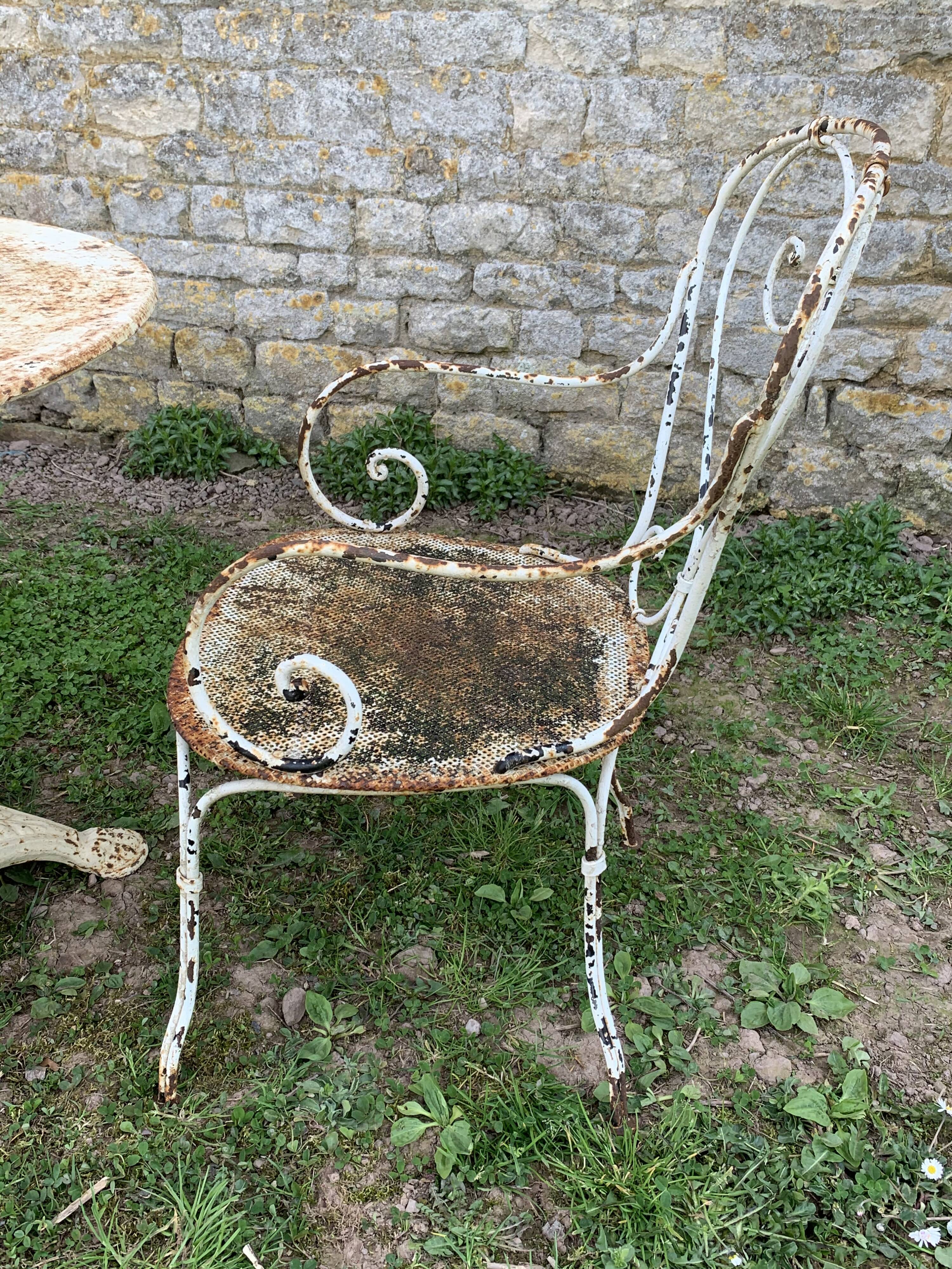 Lot of 2 garden chairs