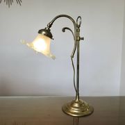 Art nouveau lamp in bronze and frosted glass tulip