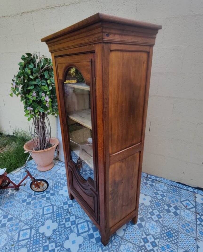 Vintage library bonnet maker