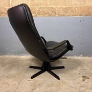 Fauteuil pivotant en cuir Danish Design Berg C90
