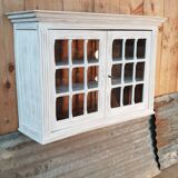 Showcase furniture to hang