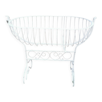 Wrought iron cradle