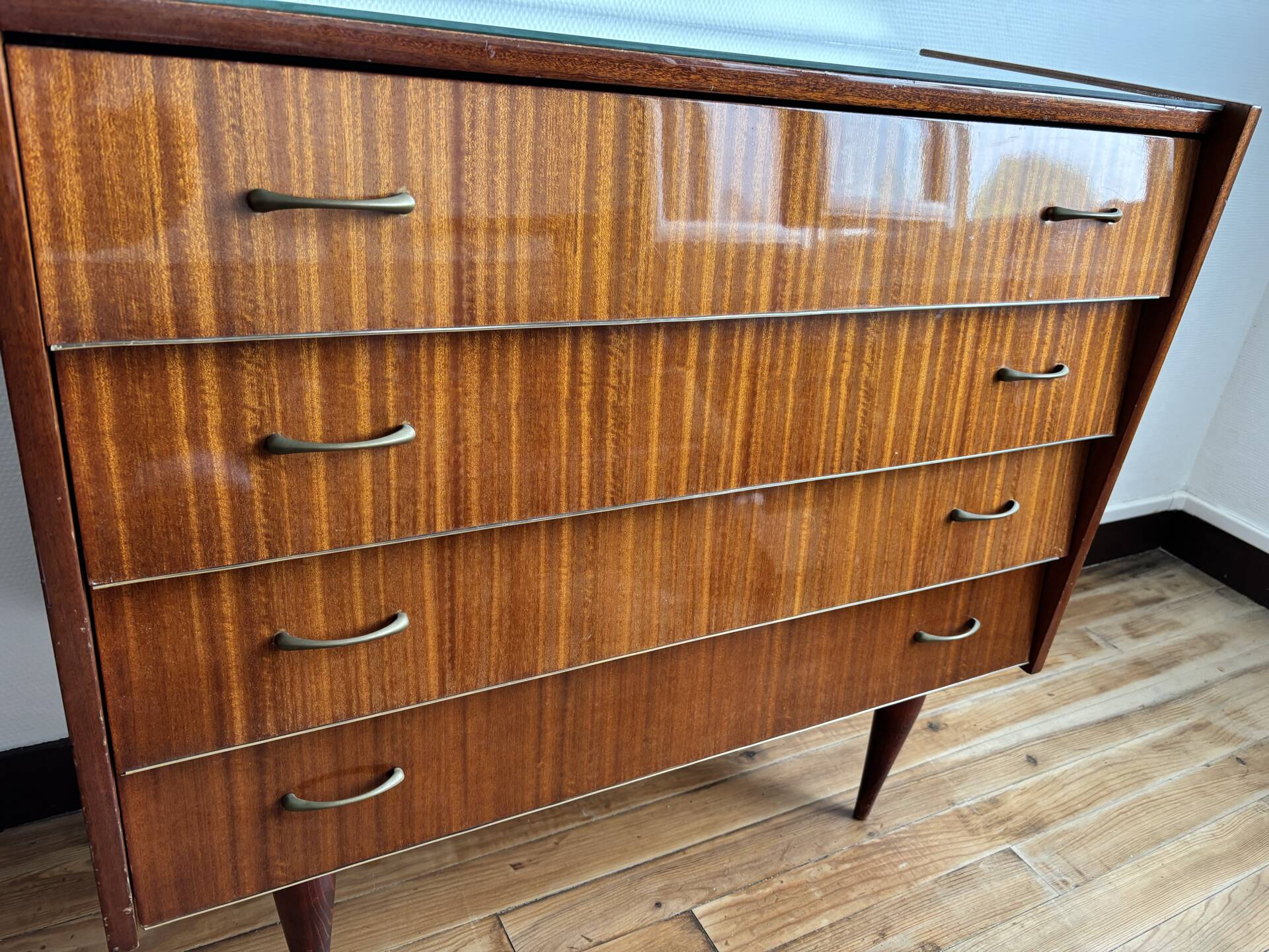Vintage chest of drawers