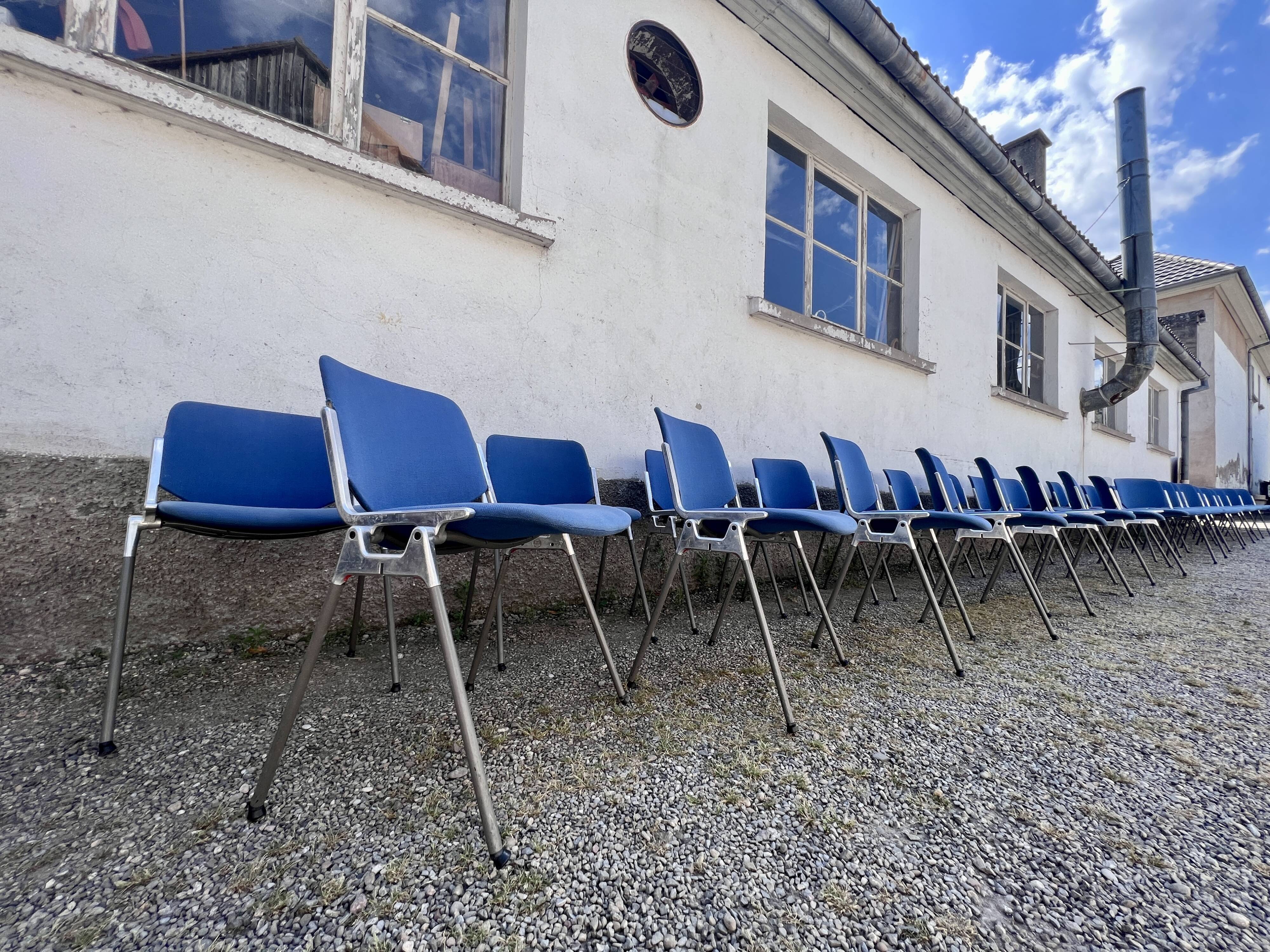 Série de 40 chaises de G. Piretti pour Castelli Anonima Castelli, Italie, années 1970