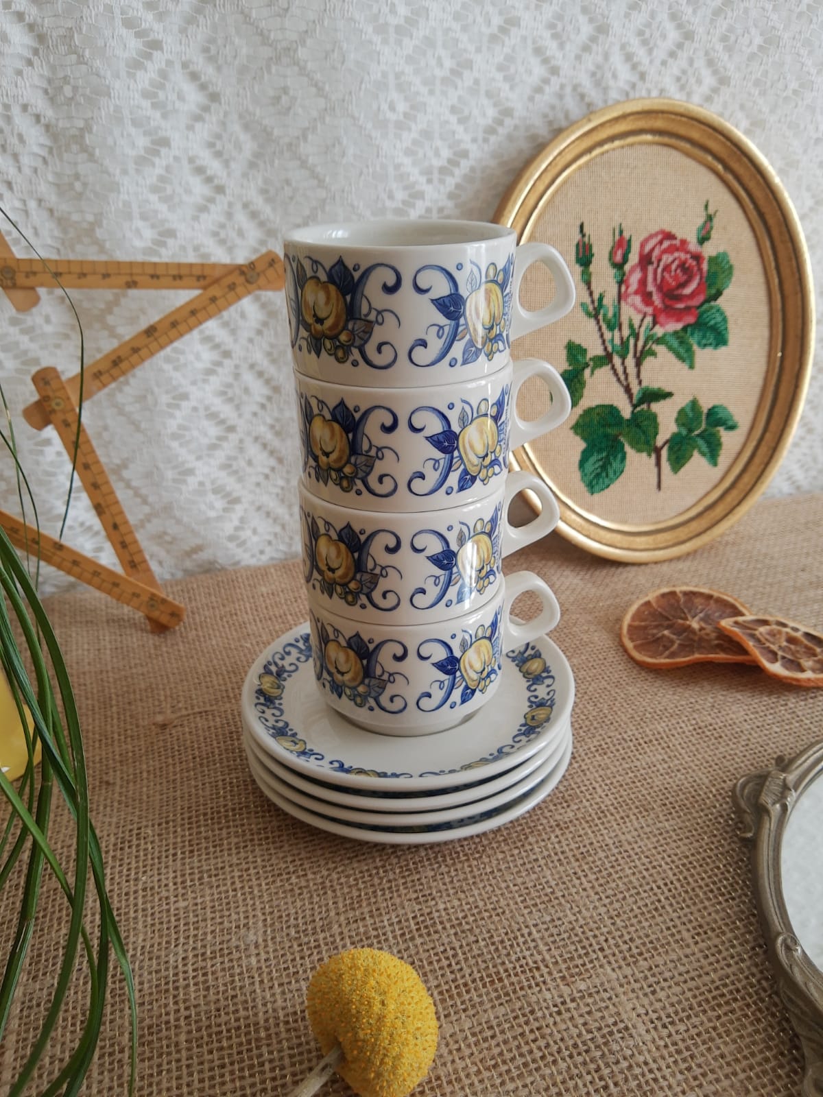 Set of 4 Villeroy & Boch cups and saucers - vintage
