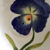 Draining salad bowl with iris decor