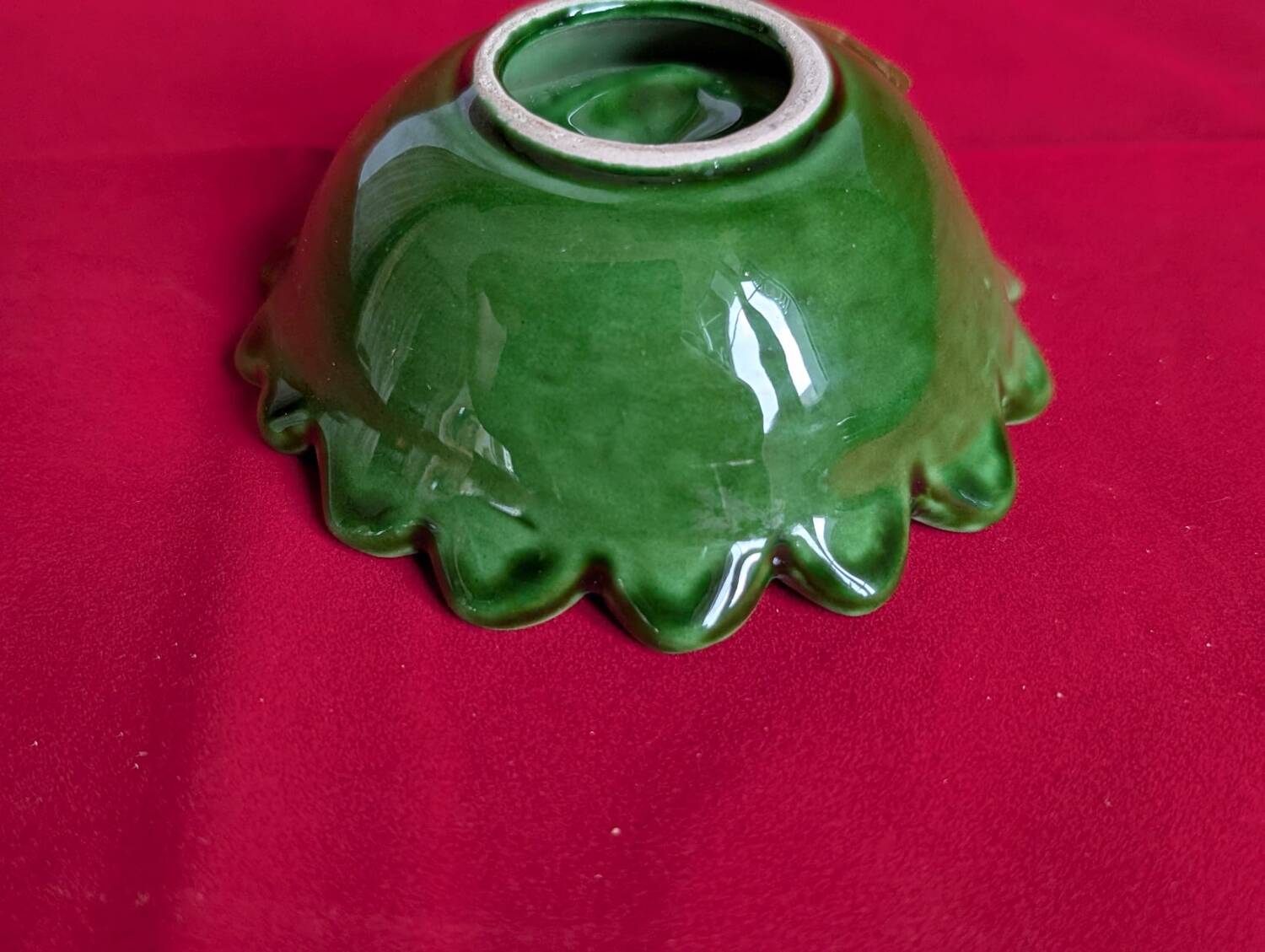 Sunflower bowl in slipware