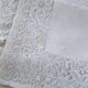 Drap de lin en broderie richelieu monogrammé ab