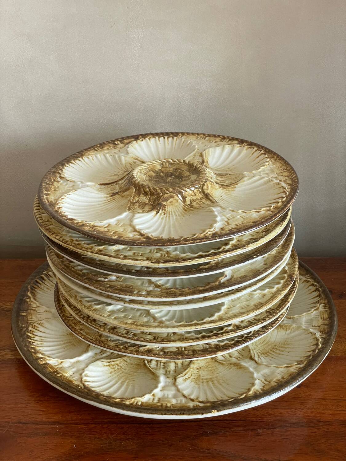 Longchamp Oyster Service