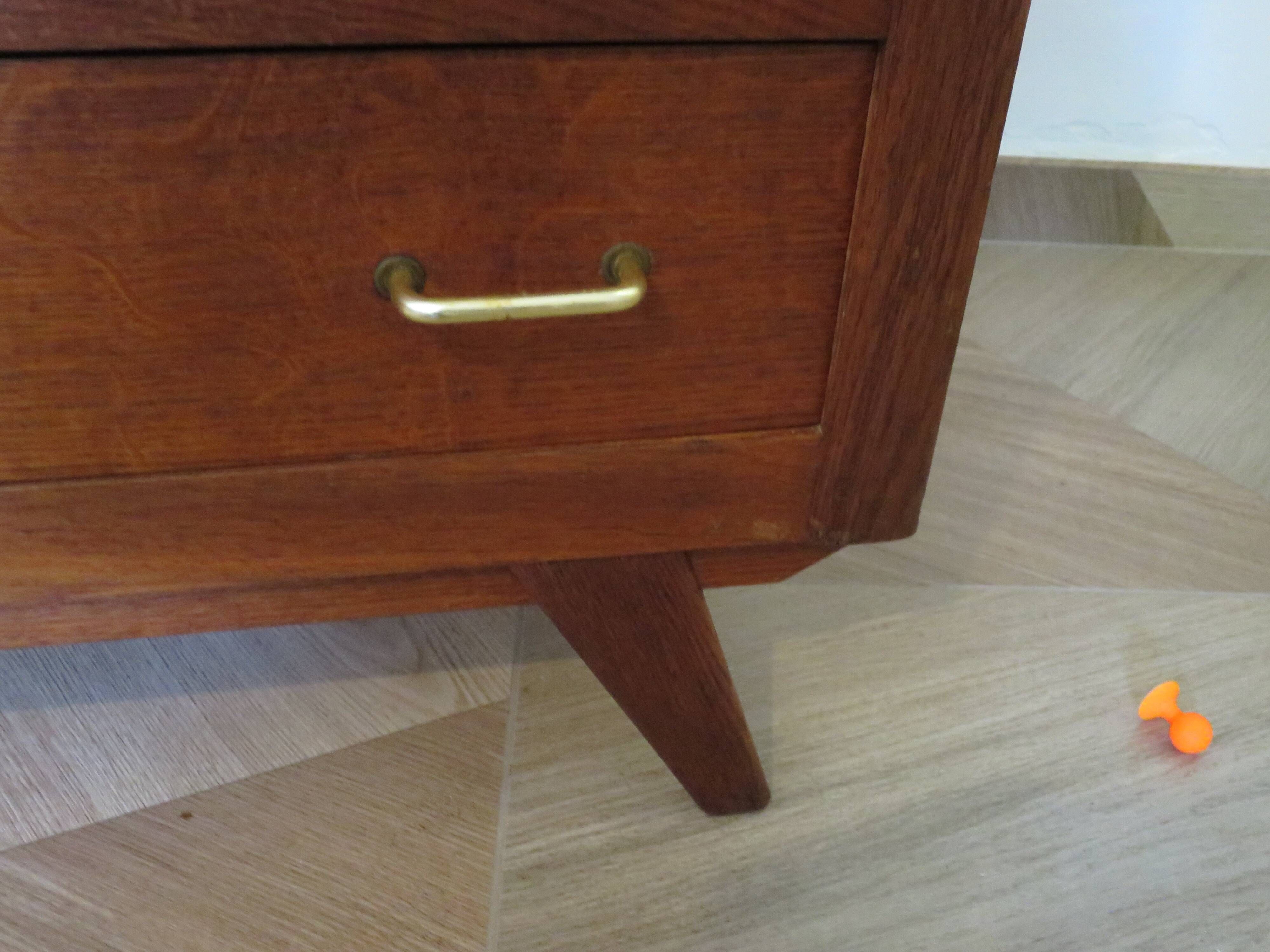 Pretty vintage chest of drawers - 4 drawers - 1960s - refined Scandinavian style - medium oak color