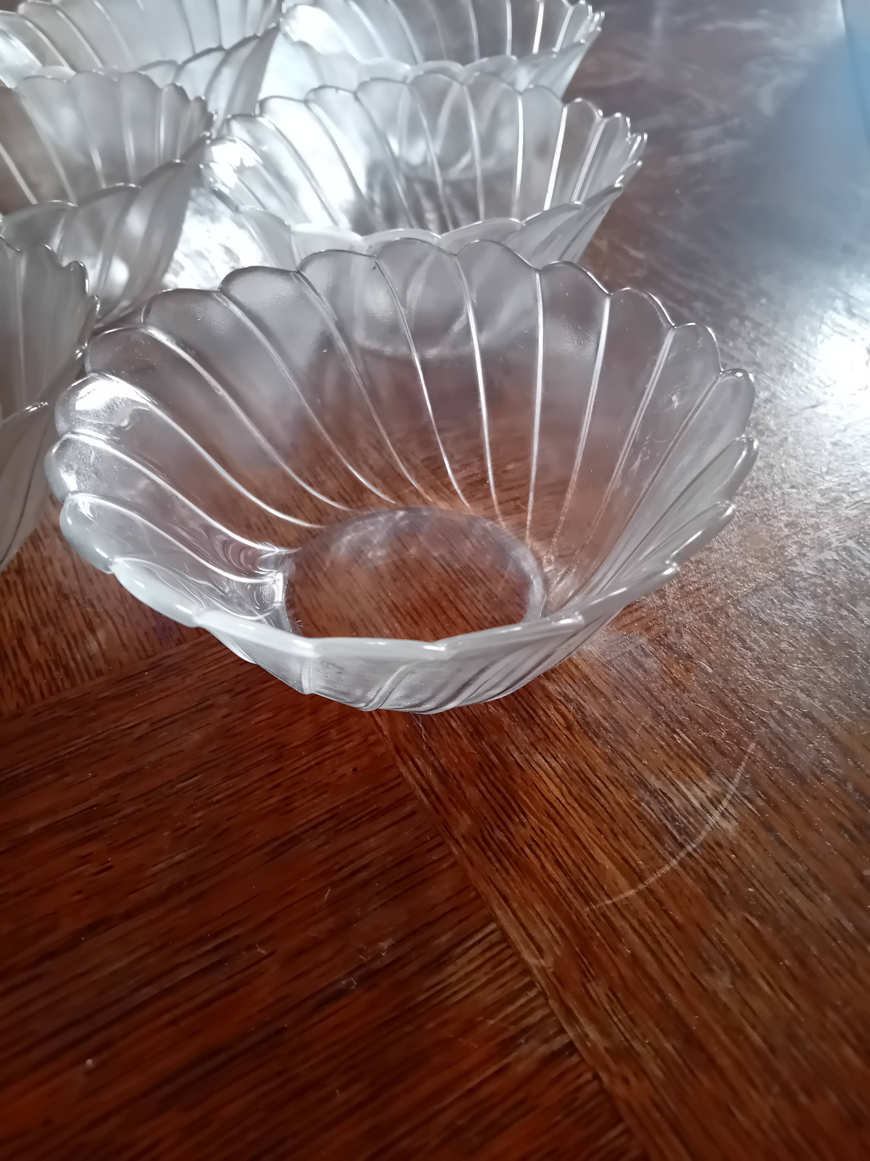 Set of 6 vintage Arcoroc bowls
