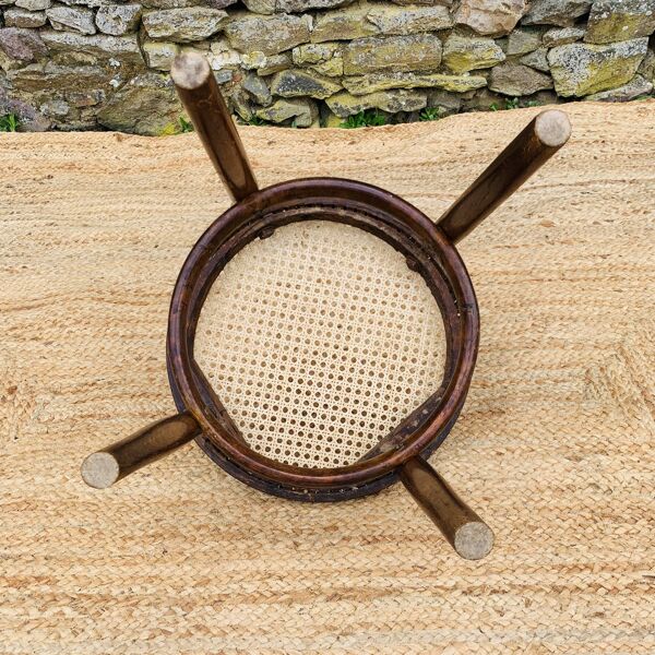 Chaise de bistrot cannée