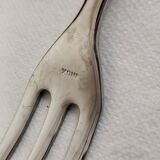 Serving cutlery
