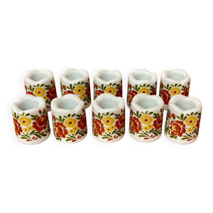 ensemble de dix bougeoirs
