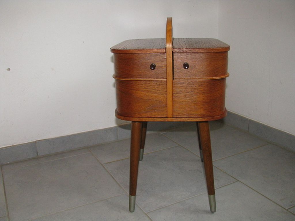 Mid century sewing box with / side table. asystent teak 1960/70s